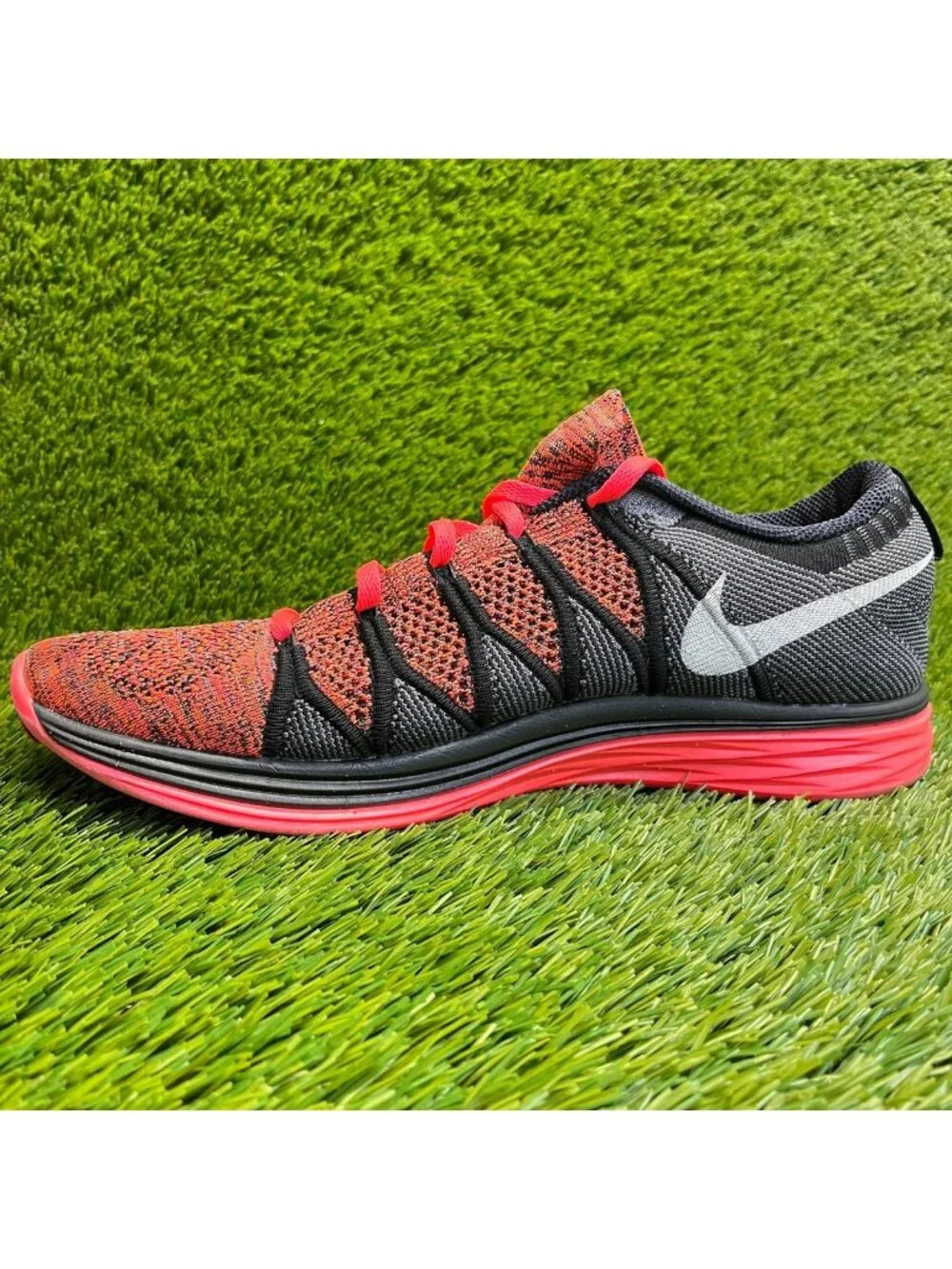 Nike Flyknit Lunar 2 Mens Size 10 Crimson Black Running Training Shoes Sneakers